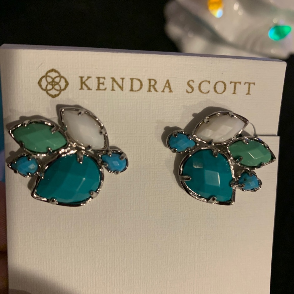 New, never worn Kendra Scott earrings